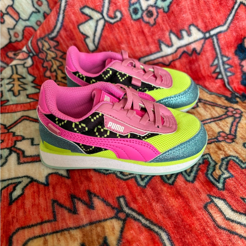 PUMA x L.O.L. Surprise! Future Rider VRQT Sneakers size 8c toddler